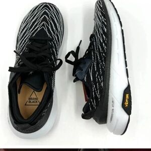 Brandblack tarantula running Black/ white Sneakers Vibram Sole Women's Size 8